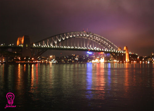 SydneyHarbourBridge_13Feb9pm.jpg